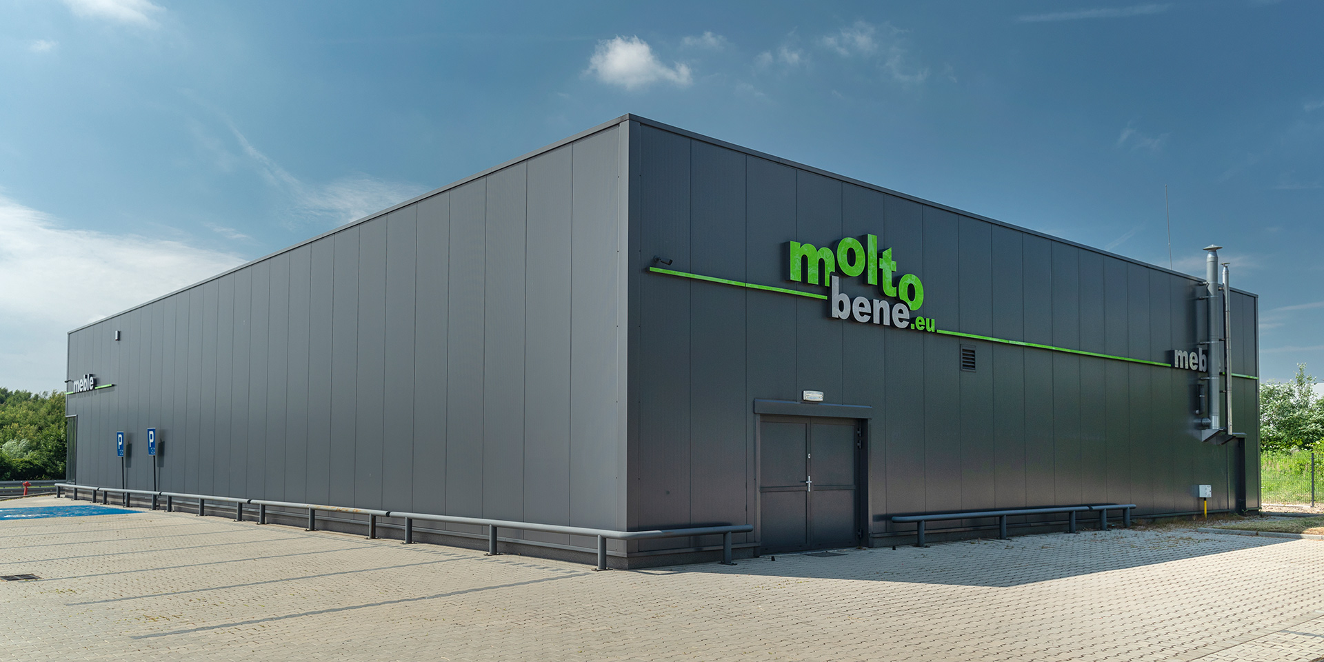 Salon meblowy Molto Bene Ruda Śląska z płyty warstwowej Paneltech PIR-SU