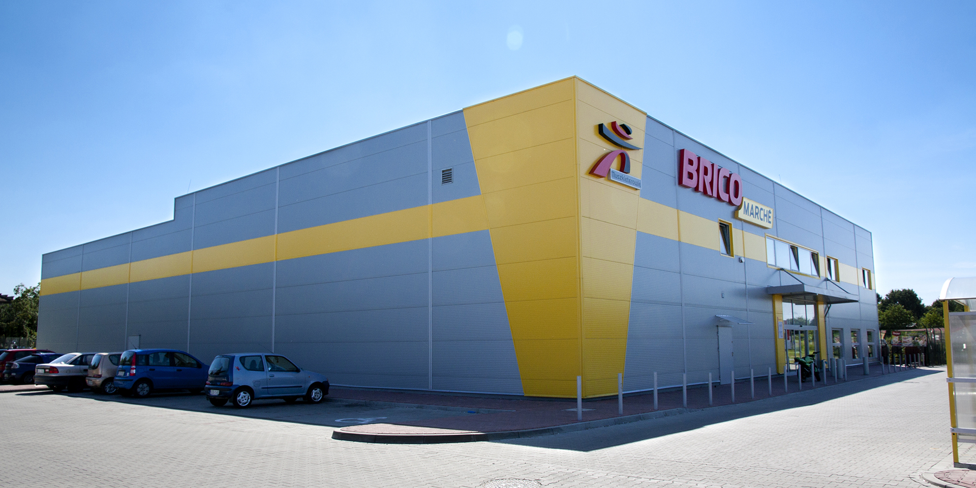 Supermarket Bricomarché Brzeszcze z płyty warstwowej Paneltech PIR-SU