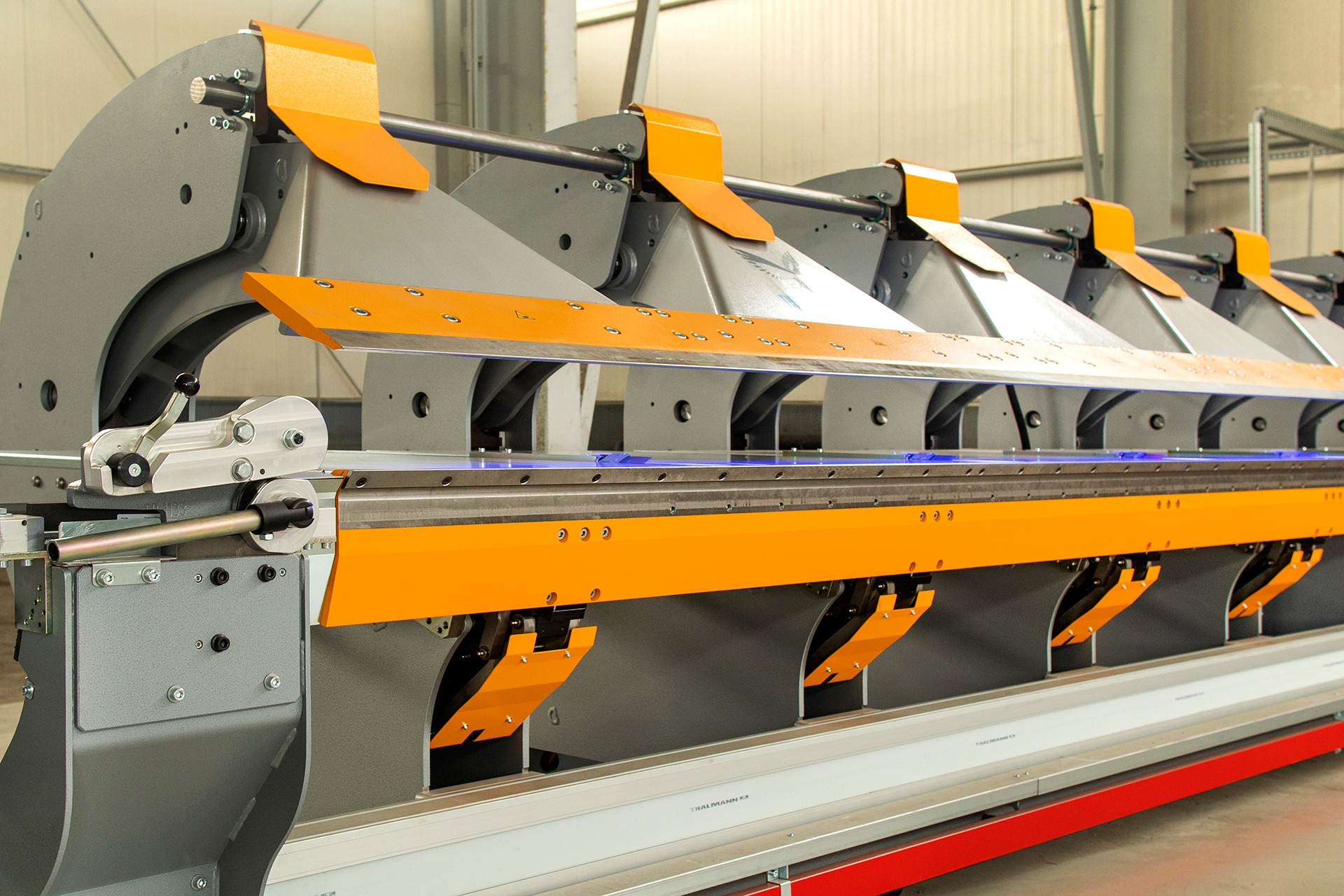 Produkcja obróbek blacharskich do płyt warstwowych Paneltech