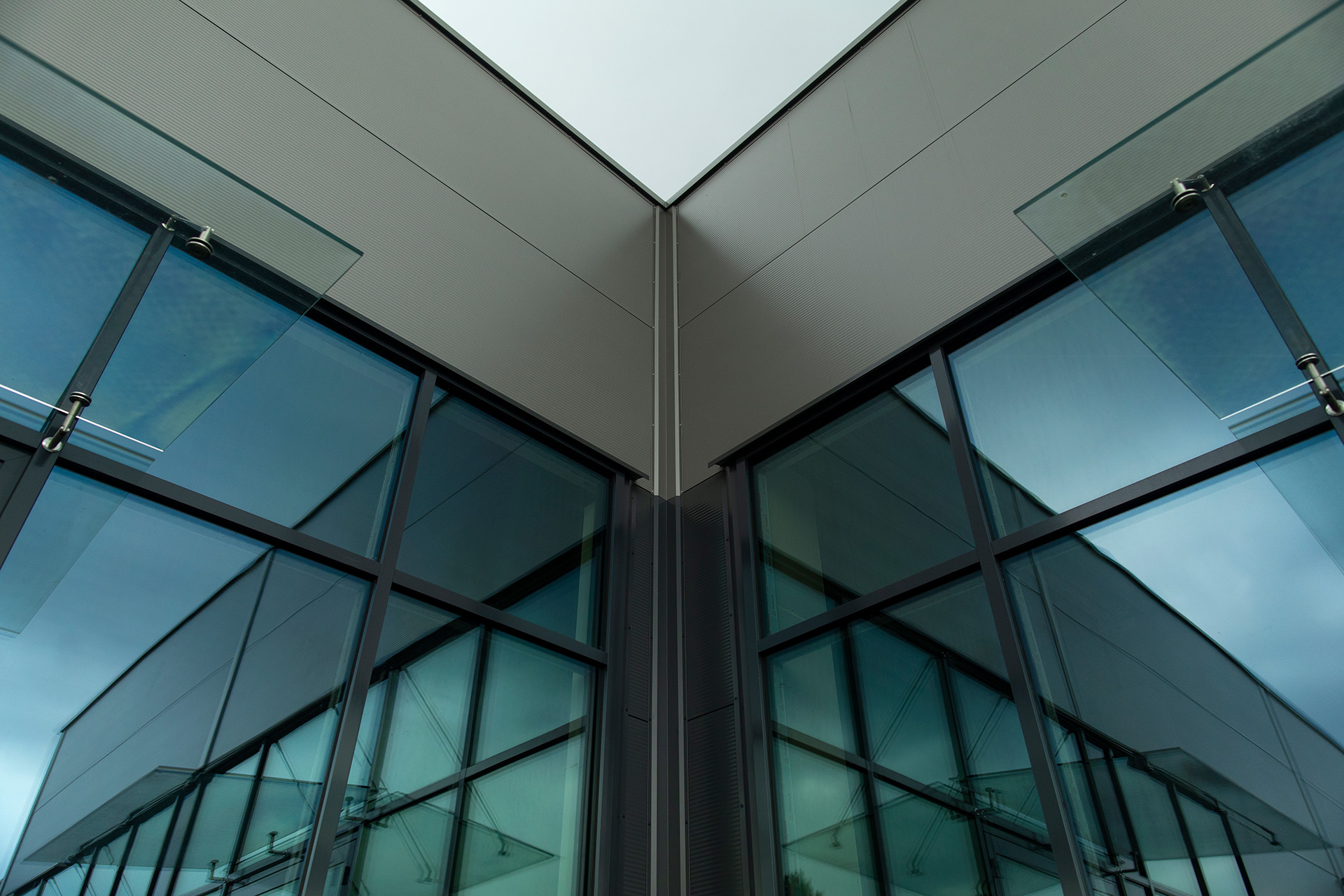 Stolarka aluminiowa — fasady aluminiowe